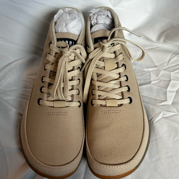 NOBULL Canvas Trainer Mid
Desert/Gum
Women’s 9 / Men’s 7.5 - Picture 4 of 10